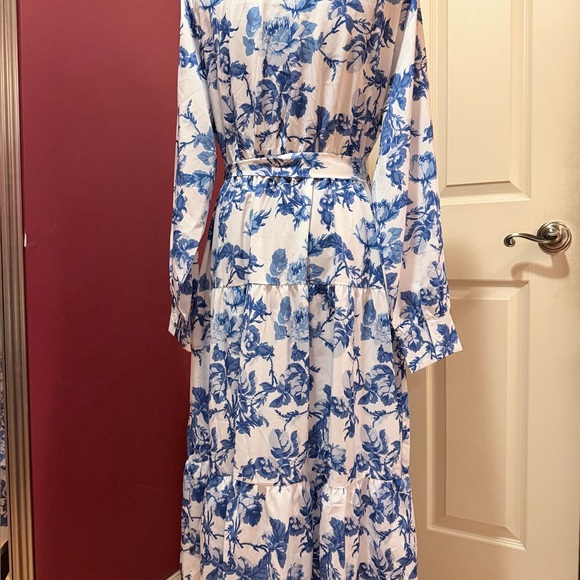 Women's Blue Floral Tie-Waist Maxi Dress - Picture 3 of 8